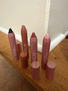 Doll 10 Lip Crayon & Lipstick Lot of 4, In The Mood pH Adaptive Shades